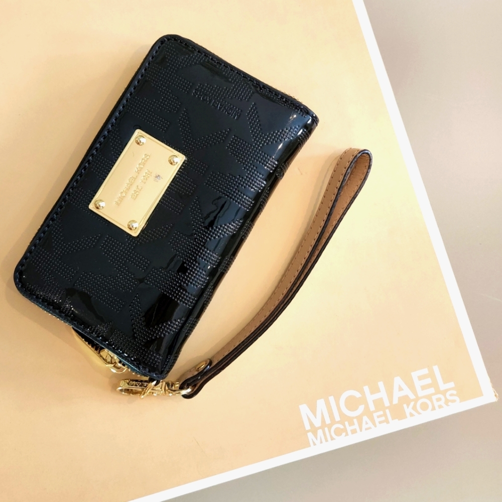 Michael Kors Wristlet Wallet